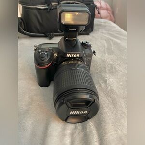 Nikon D7100 Black DSLR with Flash